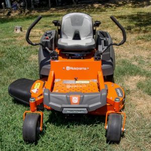 Husqvarna Z242F 42" Zero Turn Mower 21.5HP Kawasaki (Scratch and Dent)