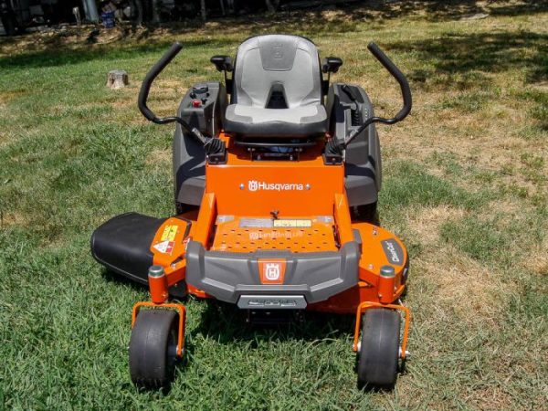 Husqvarna Z242F 42" Zero Turn Mower 21.5HP Kawasaki (Scratch and Dent)