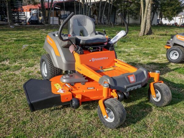 Husqvarna Z254F 54" Zero Turn Lawn Mower 23HP Kawasaki (Scratch and Dent)