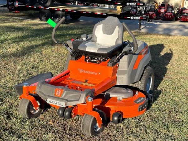 Husqvarna Z254F Prem. 24HP Kawasaki Zero Turn Lawn Mower (Scratch and Dent)