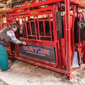 Tarter CattleMaster Series 12 Hydraulic Chute with Automatic Headgate