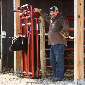 Tarter CattleMaster Series 3 Automatic Headgate for Cattle Up to 1,200 lb. 19-1 2 in. x 41 in. x 72 in. Red 223 lb.