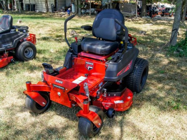 Ferris 500S (5902051) 48" 25HP Briggs and Stratton Zero Turn Mower