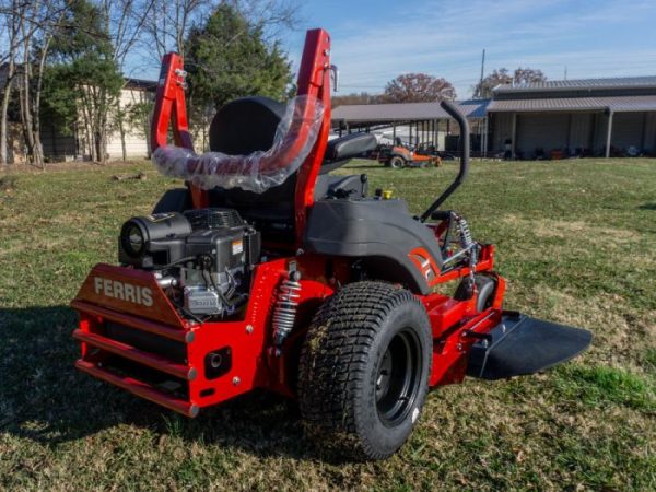 Ferris (5902024) ISX800 61" Zero Turn Mower 27 HP Briggs