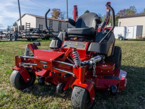 Ferris (5902024) ISX800 61" Zero Turn Mower 27 HP Briggs