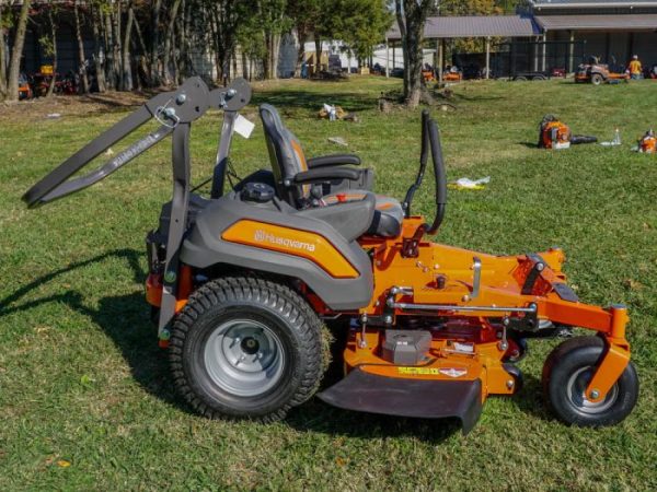 Husqvarna 48" Z448 Zero Turn Mower 22HP KAWASAKI (Scratch and Dent)