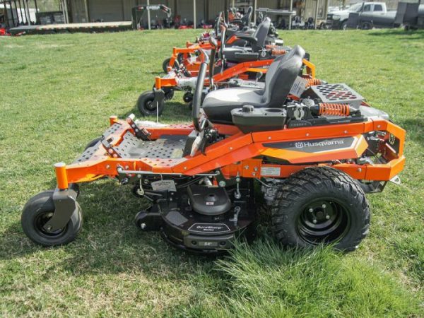 Husqvarna 54" Xcite 350 Zero Turn Mower 24HP Koh (Scratch and Dent) + Bonus 320iL Weed Eater