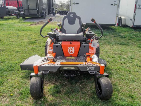 Husqvarna 54" Xcite 380 Zero Turn Mower 26HP KOHLER (Scratch and Dent)