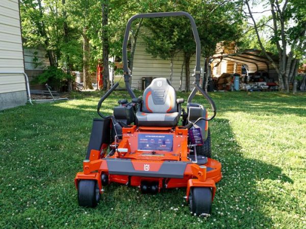 Husqvarna 54" Z454 Zero Turn Mower 22HP KAWASAKI (Scratch and Dent)