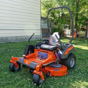 Husqvarna 54" Z454 Zero Turn Mower 22HP KAWASAKI (Scratch and Dent)