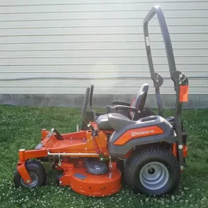 Husqvarna 54" Z454 Zero Turn Mower 22HP KAWASAKI (Scratch and Dent)