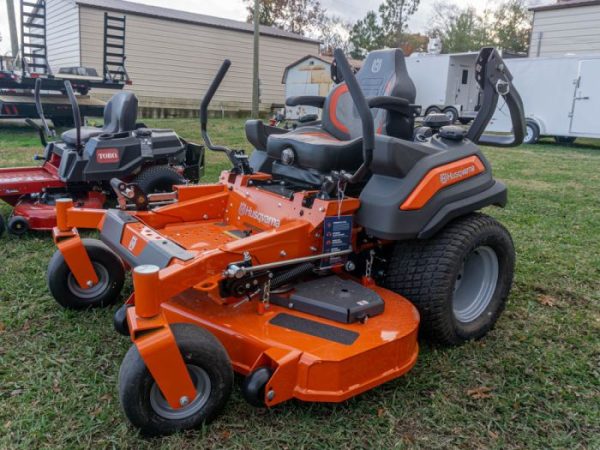 Husqvarna 60" Z560L Zero Turn Mower 27HP KAWASAKI (Demo Unit with 4 Hours)