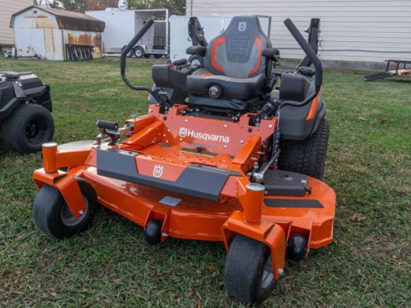 Husqvarna 60" Z560L Zero Turn Mower 27HP KAWASAKI (Demo Unit with 4 Hours)