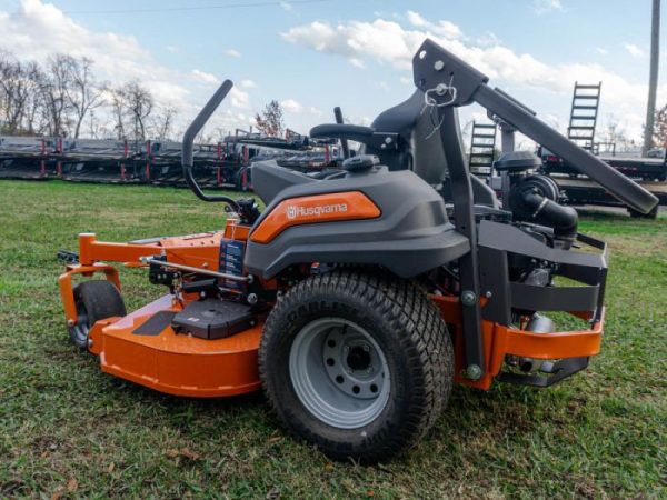 Husqvarna 60" Z560L Zero Turn Mower 27HP KAWASAKI (Demo Unit with 4 Hours)