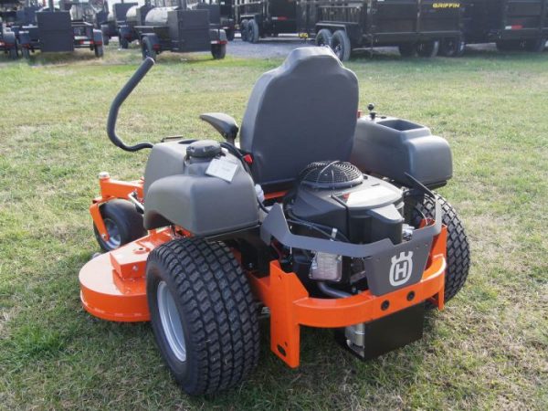 Husqvarna MZ61 61" Zero Turn Lawn Mower 24HP KAWASAKI (Scratch and Dent)