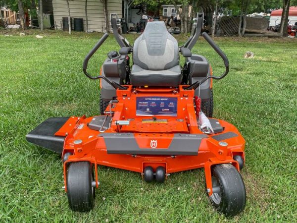 Husqvarna Z460 60" Zero Turn Mower 23HP KAWASAKI (Scratch and Dent)