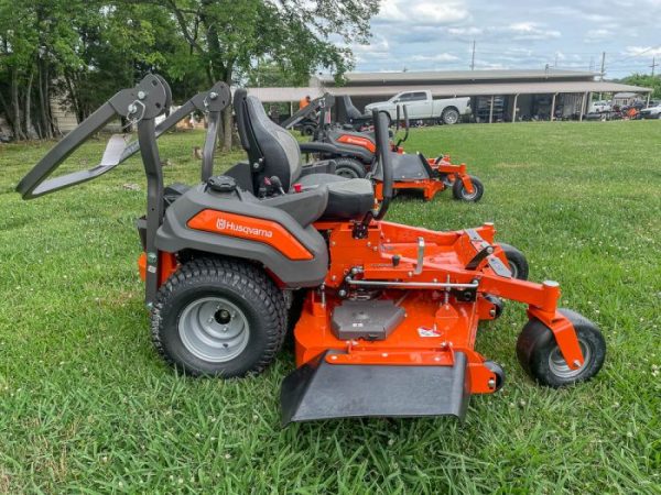 Husqvarna Z460 60" Zero Turn Mower 23HP KAWASAKI (Scratch and Dent)